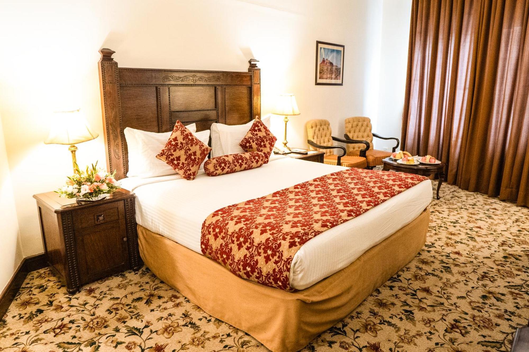 Hotel Hillview Исламабад Екстериор снимка
